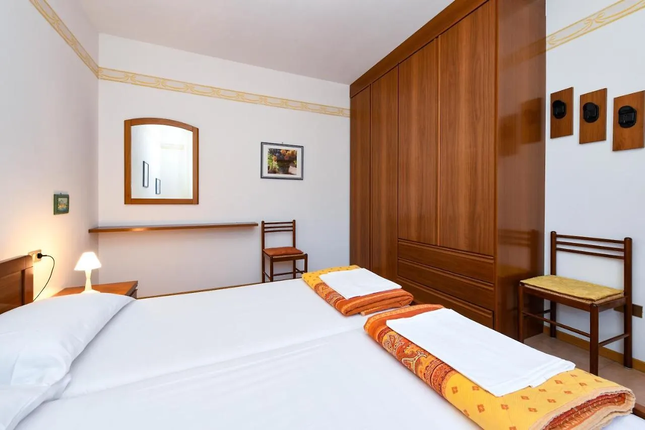 Residence Altogarda Tremosine 0*,