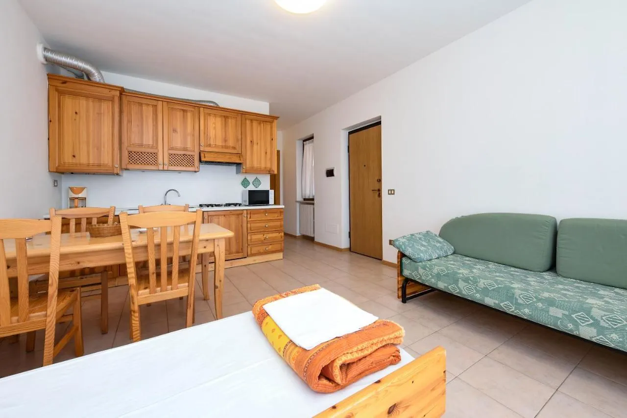 Residence Altogarda Tremosine Italy