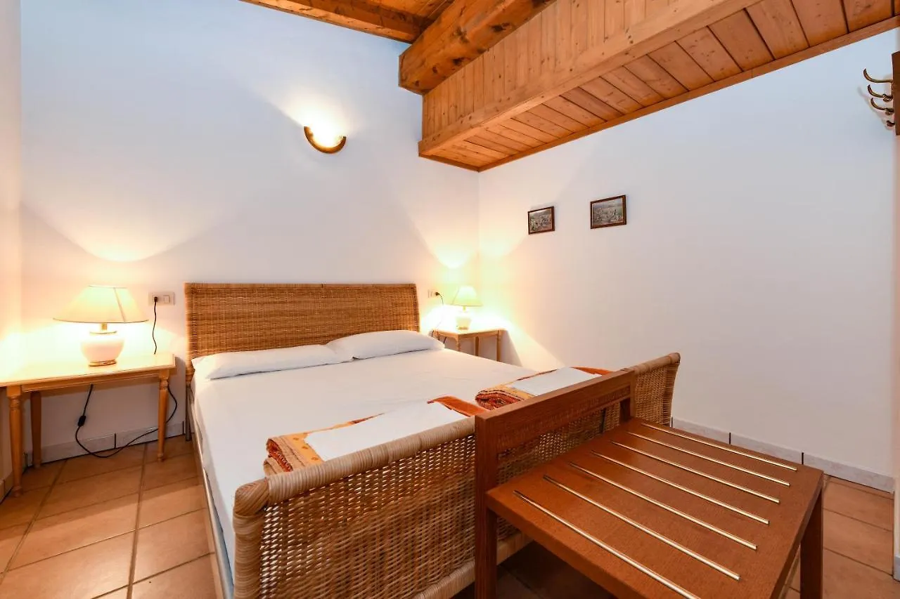 Tremosine Residence Altogarda דירה